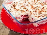 Рецепта Бърза торта / сладкиш с бишкоти, ягоди, извара и сирене маскарпоне